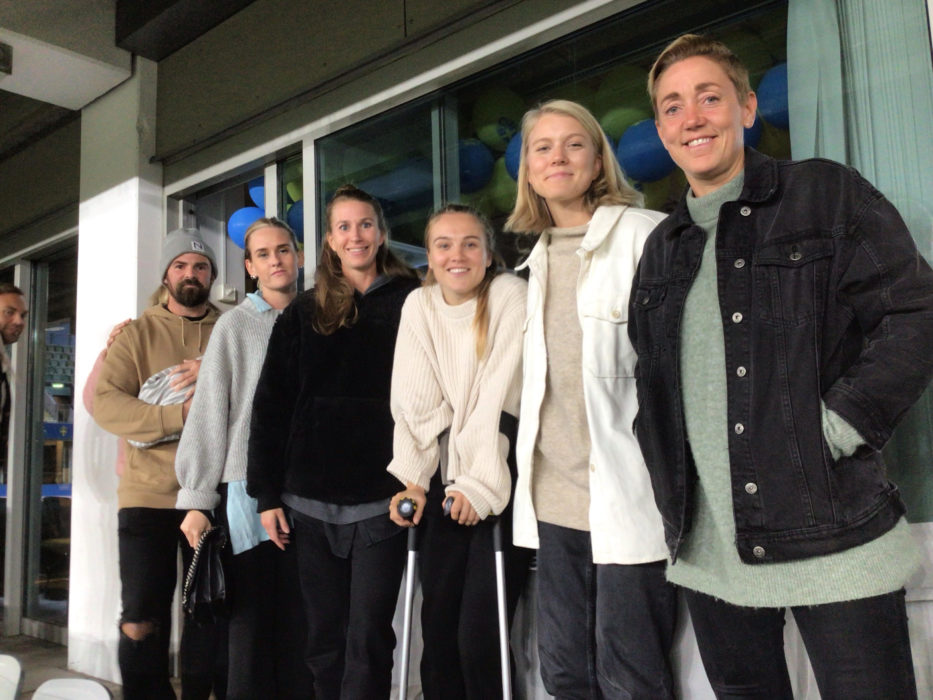 Närmsta vännerna och supportrarna på plats