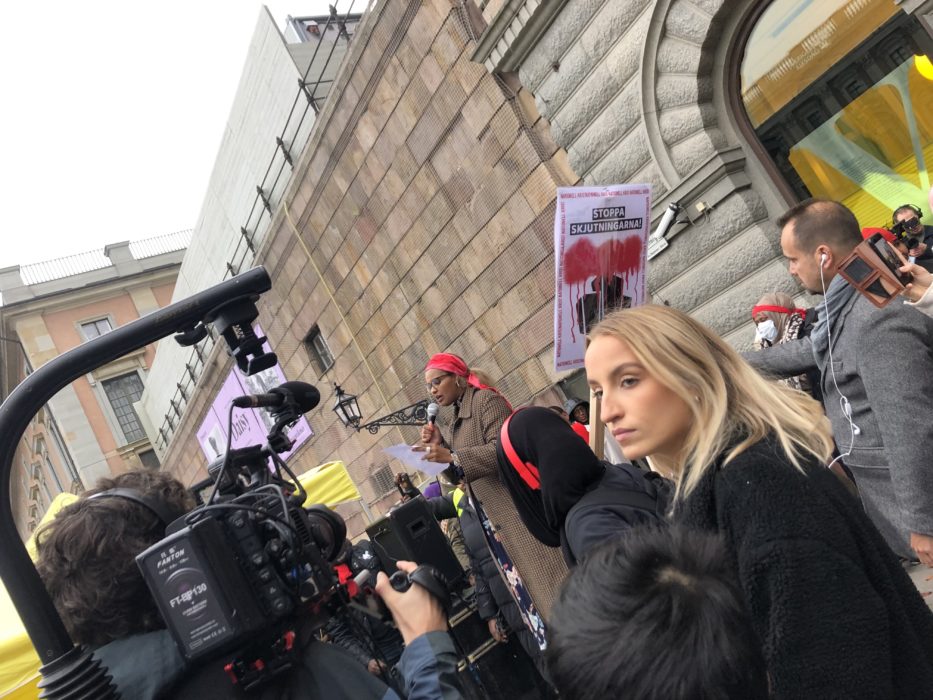 Muna Sicid, en av initiativtagarna till manifestationen, öppningstalade