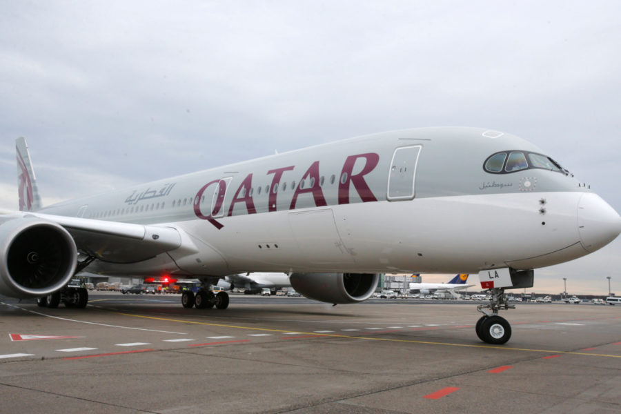 Qatar Airways och myndigheterna i Qatar stäms efter övergrepp på kvinnor.