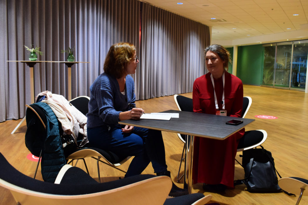 Eva Lindholm och Susanna Gideonsson på S-kongressen i Göteborg