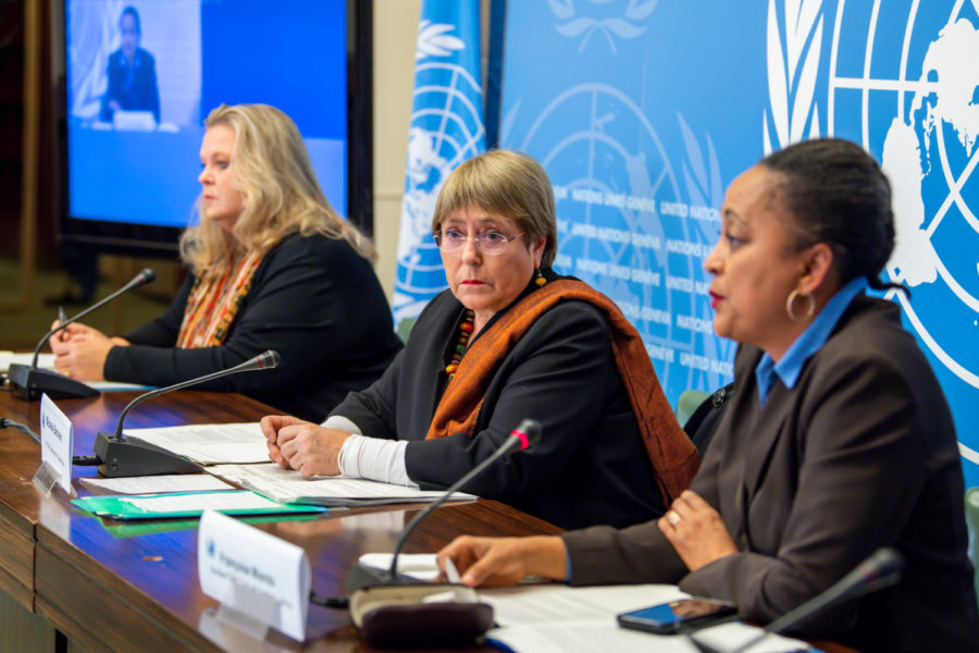 Maarit Kohonen Sheriff, Michelle Bachelet och Francoise Mianda från FN:s kontor för mänskliga rättigheter.