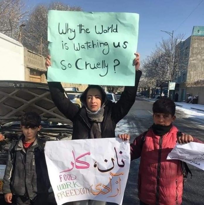 Afghanska aktivister uppmanar världens kvinnor att fokusera på kvinnors kamp i Afghanistan under den kommande internationella kvinnodagen