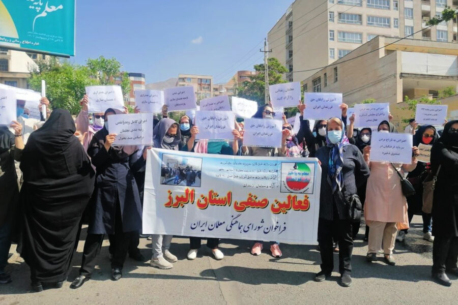 Protest i staden Alborz nära Teheran.