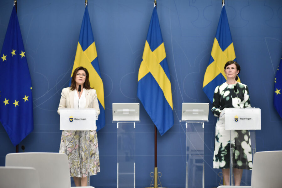 Jämställdhetsminister Eva Nordmark (S) och Märta Stenevi, språkrör Miljöpartiet.