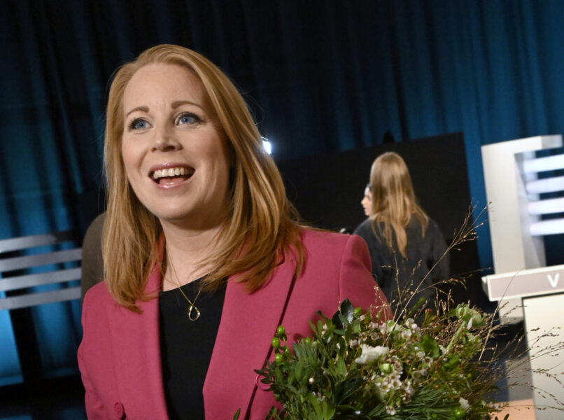 Centerpartiets partiledare Annie Lööfs sista partiledardebatt i SVT.