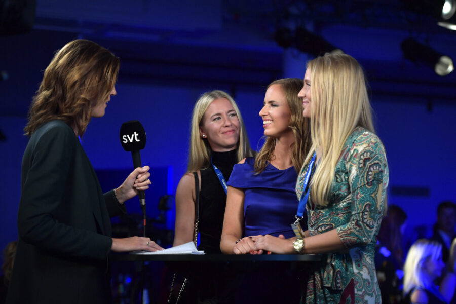 Sara Skyttedal med systrar på Kristdemokraternas valvaka på At Six i Stockholm 2018.