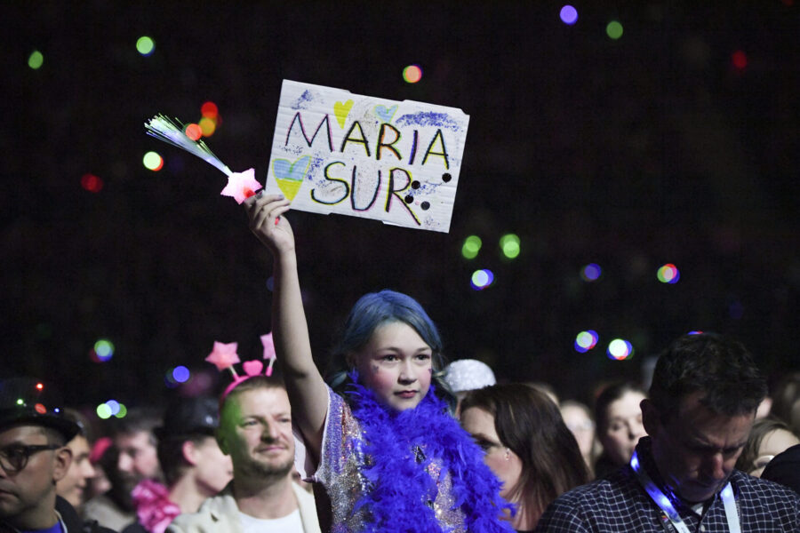 Maria Sur-supporter från mello-finalen i Friends Arena 2023.