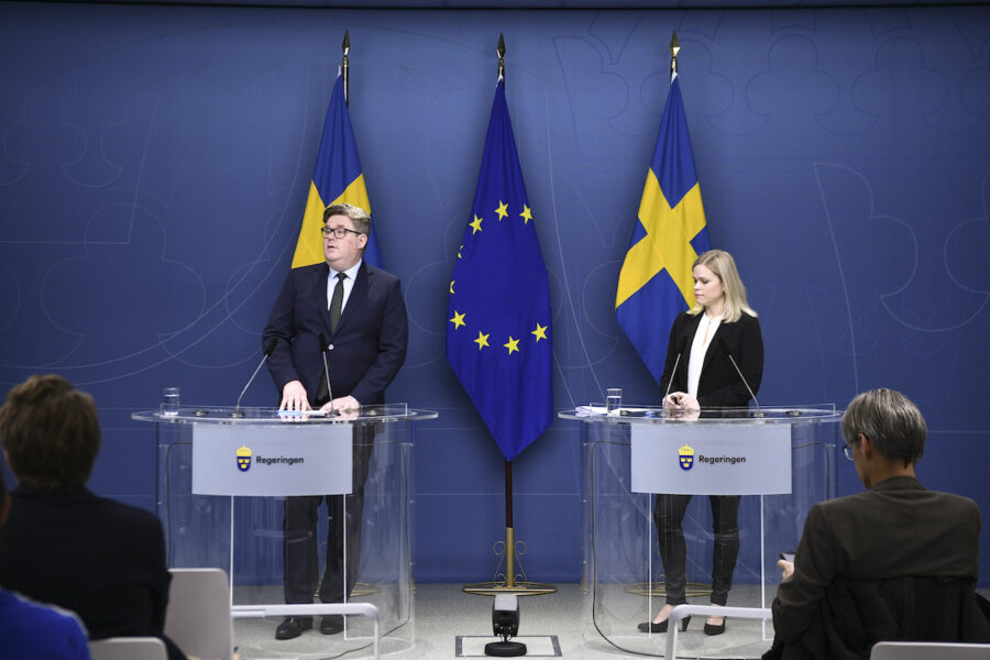 Justitieminister Gunnar Strömmer (M) och jämställdhets- och biträdande arbetsmarknadsminister Paulina Brandberg (L).