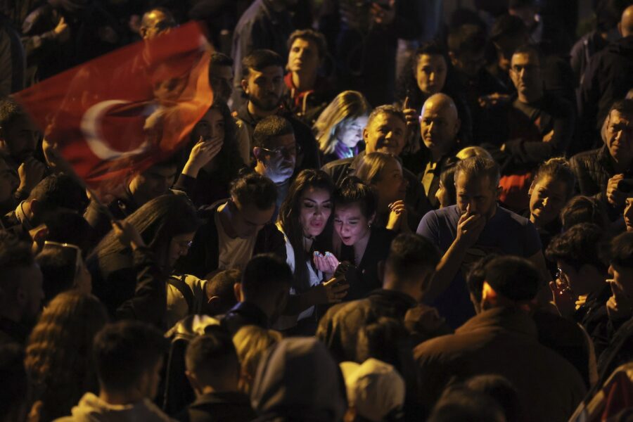 Över 64 miljoner turkar, varav 3,4 miljoner utlandsturkar, fick rösta i söndagens val i Turkiet.