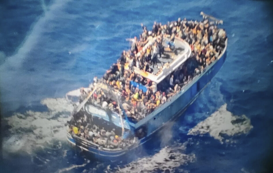 Myndigheterna larmades om att två barn omkommit på ombord Adriana – men ingrep inte förrän tolv timmar senare.