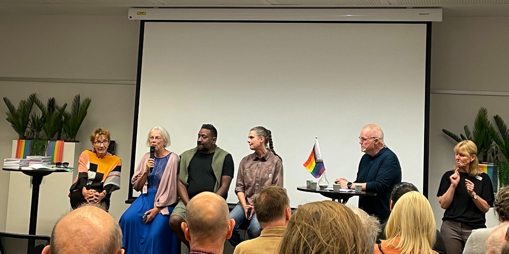 Frågan om en queer äldreomsorg är möjlig diskuterades på torsdagen på Pride House i Stockholm i ett seminarium arrangerat av RFSL Stockholm.
