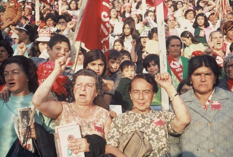Från ett möte med Socialistiska partiets kvinnoförbund, Santiago de Chile 1973.