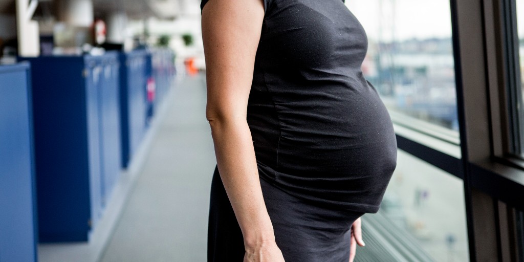 En kvinna som jobbade som inhyrd konsult på ett företag fick inte förlängt uppdrag efter att hon meddelat sin chef att hon var gravid.