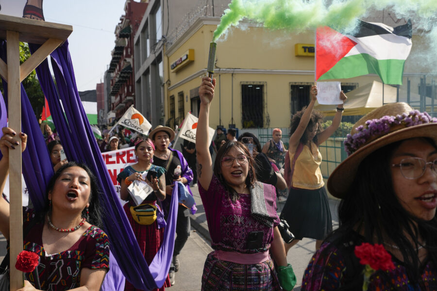 Kvinnor i Guatemala demonstrerar