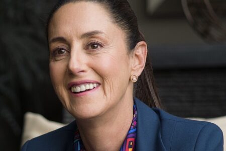 Porträtt med en leende kvinna, Claudia Sheinbaum