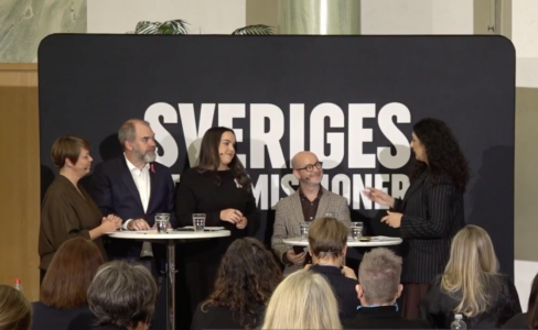 Katrin Stjernfeldt Jammeh (S), Fredrik Lundh Sammel (S), Noria Manouchi (M) och moderator Parisa Amiri.