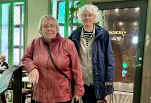 Marianne Eriksson och Birgitta Sevefjord från Tantpatrullen.